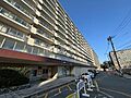 長い外観が印象...