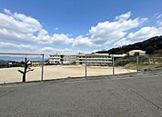 広島市立戸坂中学校まで400m、広島市立戸坂中学校まで徒歩5分