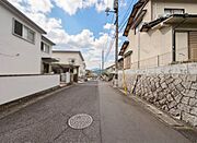 西側　幅員約6ｍの前面道路