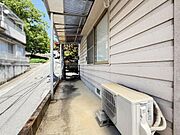 北西側の公道幅員約4mの前面道路が確認できる写真です。戸建が建ち並ぶ静かな住宅地です。