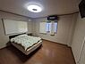 洋室：洋室のお部屋です！※生成AIにより家具等撤去しております。