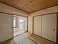 明るい和室です...