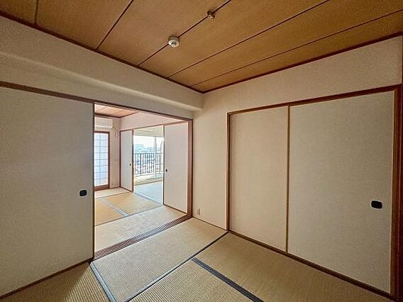 明るい和室です...