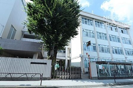 羽村市立羽村第二中学校まで1046m