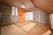 ゆっくりくつろげる8帖の和室です。お子様のお昼寝やゲストのおもてなしにぴったりの安らぎの空間ですね。