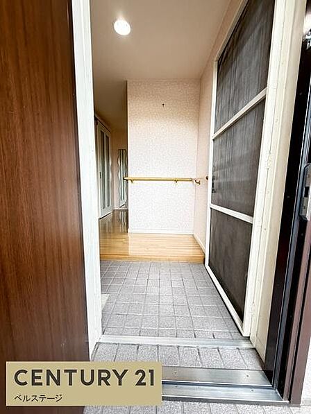 土間スペースも広々!お家の第一印象を飾る玄関!毎日のお出迎え・来客時にも好印象を与えてくれる住まいの顔です!