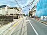 その他：カースペース駐車ラクラク♪前面道路が広く、運転が苦手な方でも安心の住環境。全洋室にウォークインクローゼット（3WIC）を備えた広々3LDKの新築一戸建てを、ただいま綺麗な街並みに建設中です。