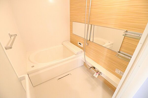 画像16:自動お湯はり、追い炊き機能完備の浴室