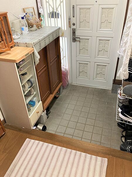 玄関を拡大表示