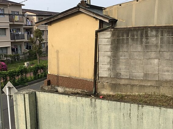 東側境界線