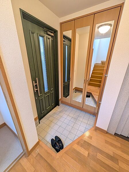玄関を拡大表示