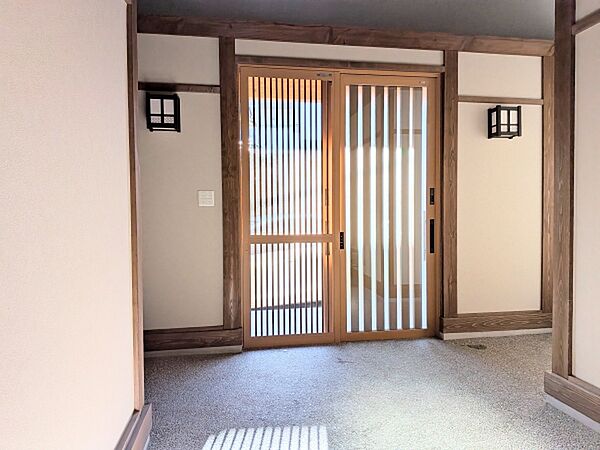 玄関を拡大表示