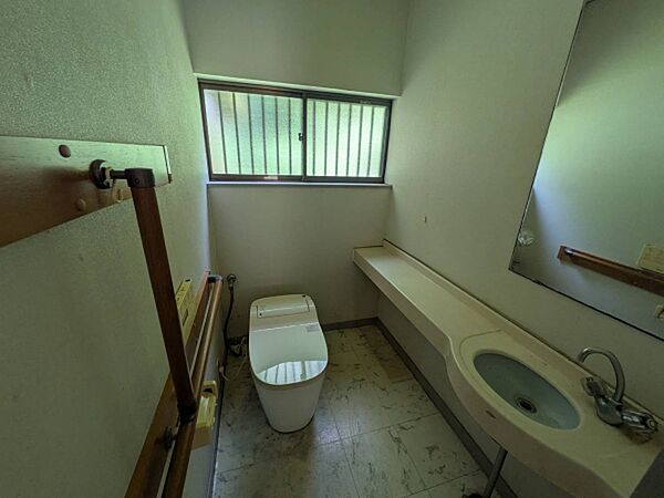 トイレを拡大表示