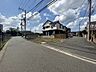 外観：前面道路を含む土地写真