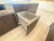 家事時間を短縮できる食洗器付き、毎日の負担を減らしてお料理を楽しめる嬉しい設備です。 