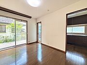 家族が一番集まる場所だから広々としつつも素敵な空間であって欲しい。皆がくつろぐリビングからキッチンまでが一つに繋がる空間。 