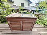 収納付きのお庭のガーデンシンクはいろいろな用途に使えますね。
