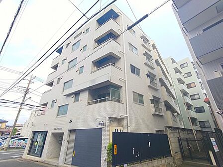 多くの商業施設が徒歩5分以内にある便利な立地が魅力的!