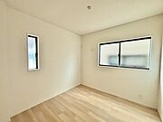 2面採光を確保した明るい室内は、爽やかな風を感じる居心地の良い空間です。 