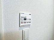 花粉や雨の日、寒い冬の時期に嬉しい浴室乾燥機。換気機能で入浴時に湿気を換気しカビの防止にもなります。  