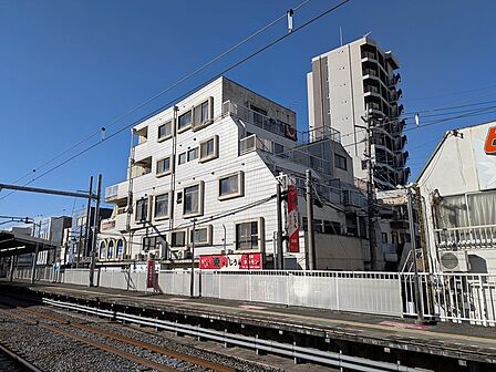 南向き角部屋です。 2023年クロス張替え、洗面台交換