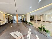 オートロック付きで防犯面でも安心なマンションです。