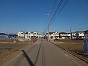 6m幅員の道路に面しておりお車の運転が苦手な方でも安心して出入りいただけます。 