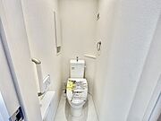 1.2階にそれぞれトレイがございます。朝の混雑時に分散して利用できるほか、ゲスト用としても使い分けることもできます。 