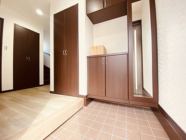玄関を拡大表示