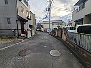 戸建てが立ち並ぶ静かな住宅街。四季折々の移り変わりを感じながら自然と楽しみ、暮らす、そんな毎日を日々の中で感じられる住環境 