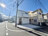 外観：戸建てが立ち並ぶ静かな住宅街。四季折々の移り変わりを感じながら自然と楽しみ、暮らす、そんな毎日を日々の中で感じられる住環境 