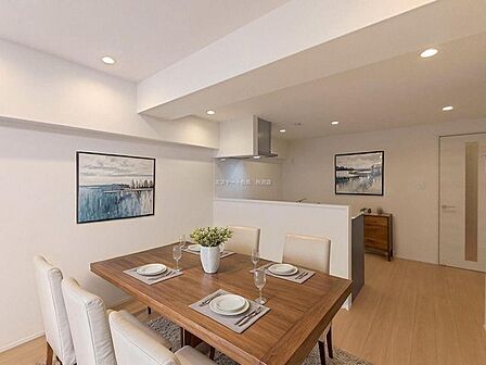 【ＬＤＫ／約13．2帖】 対面式キッチンのＬＤＫで家族団欒を叶えます。 ※家具はＣＧ合成によるものです。
