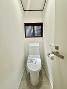 1.2階にそれぞれトレイがございます。朝の混雑時に分散して利用できるほか、ゲスト用としても使い分けることもできます。 