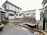 戸建てが立ち並ぶ静かな住宅街。四季折々の移り変わりを感じながら自然と楽しみ、暮らす、そんな毎日を日々の中で感じられる住環境 