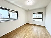 2面採光を確保した明るい室内は、爽やかな風を感じる居心地の良い空間です。 