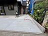 駐車場：小学校やスーパー、コンビニが徒歩圏内で利便性も良好です。 