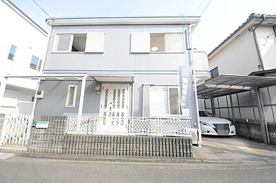 外観：戸建てが立ち並ぶ静かな住宅街。四季折々の移り変わりを感じながら自然と楽しみ、暮らす、そんな毎日を日々の中で感じられる住環境 