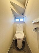 1.2階にそれぞれトレイがございます。朝の混雑時に分散して利用できるほか、ゲスト用としても使い分けることもできます。 