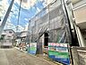外観：キッチンにはおしゃれな折り下げ天井を採用しました。