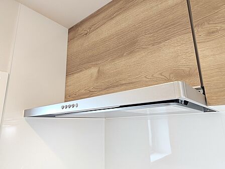 スマートな見た目のレンジフード。場合に応じて換気速度が調節できます。