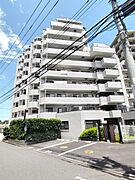 商業施設が徒歩圏内に充実、日々のお買い物も安心な環境です。 