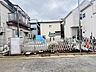 外観：戸建てが立ち並ぶ静かな住宅街。四季折々の移り変わりを感じながら自然と楽しみ、暮らす、そんな毎日を日々の中で感じられる住環境 