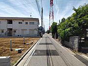 セカンドカーや来客時にも便利なカースペース2台分ございます。 