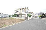 戸建てが立ち並ぶ静かな住宅街。四季折々の移り変わりを感じながら自然と楽しみ、暮らす、そんな毎日を日々の中で感じられる住環境 