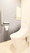 1.2階にそれぞれトレイがございます。朝の混雑時に分散して利用できるほか、ゲスト用としても使い分けることもできます。 