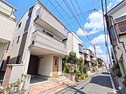 前面道路は公道です。