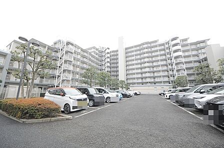 総戸数176世帯の大規模マンションです。