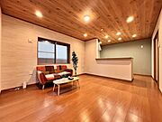 夕食の時間。家族、友人、両親、親戚との会話がより料理を美味しくしてくれる。あっという間に時間が過ぎてしまう居心地の良さは、普段はほっとする空間としてここにあります。 