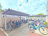 敷地内に屋根付きの駐輪場あり。