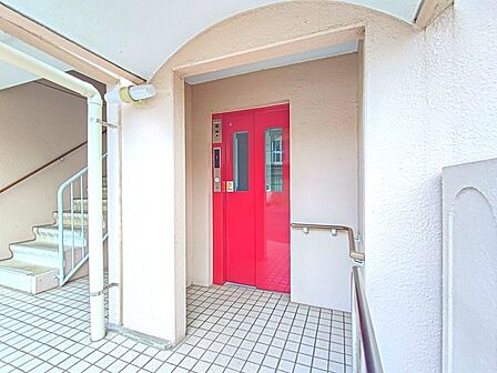 エレベーターあり。